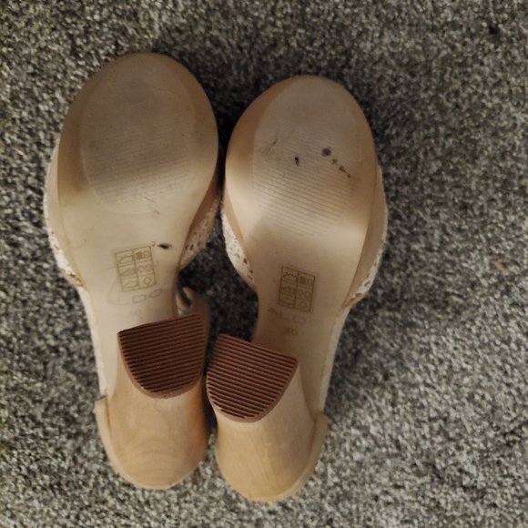 Aldo high heel, peep toe, shoe - Picture 2 of 3